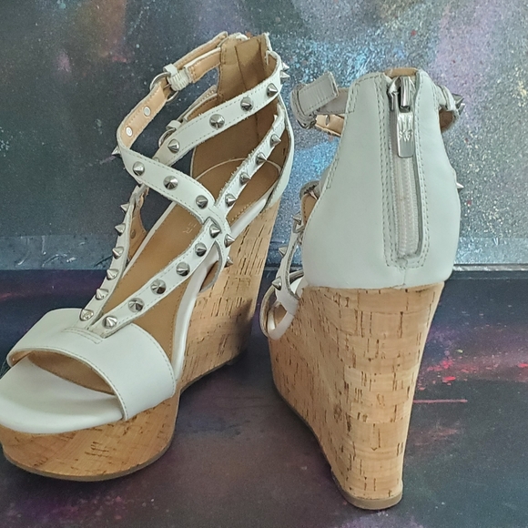 White Like New Spike Wedges - Picture 2 of 3